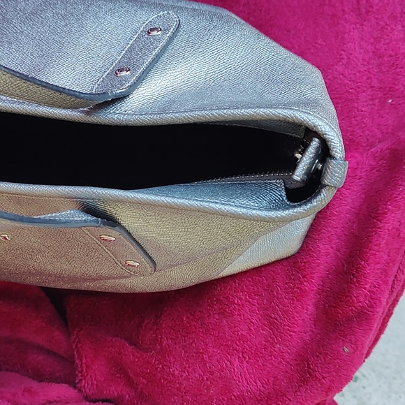 Coach city tote medium metallic silver. excellent used condition. Preloved - Picture 14 of 16